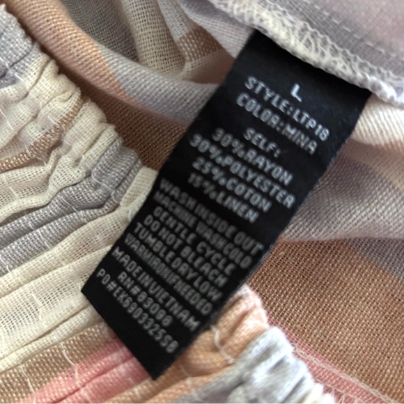 Striped Ruffle Off-Shoulder Crop Top - Picture 5 of 5